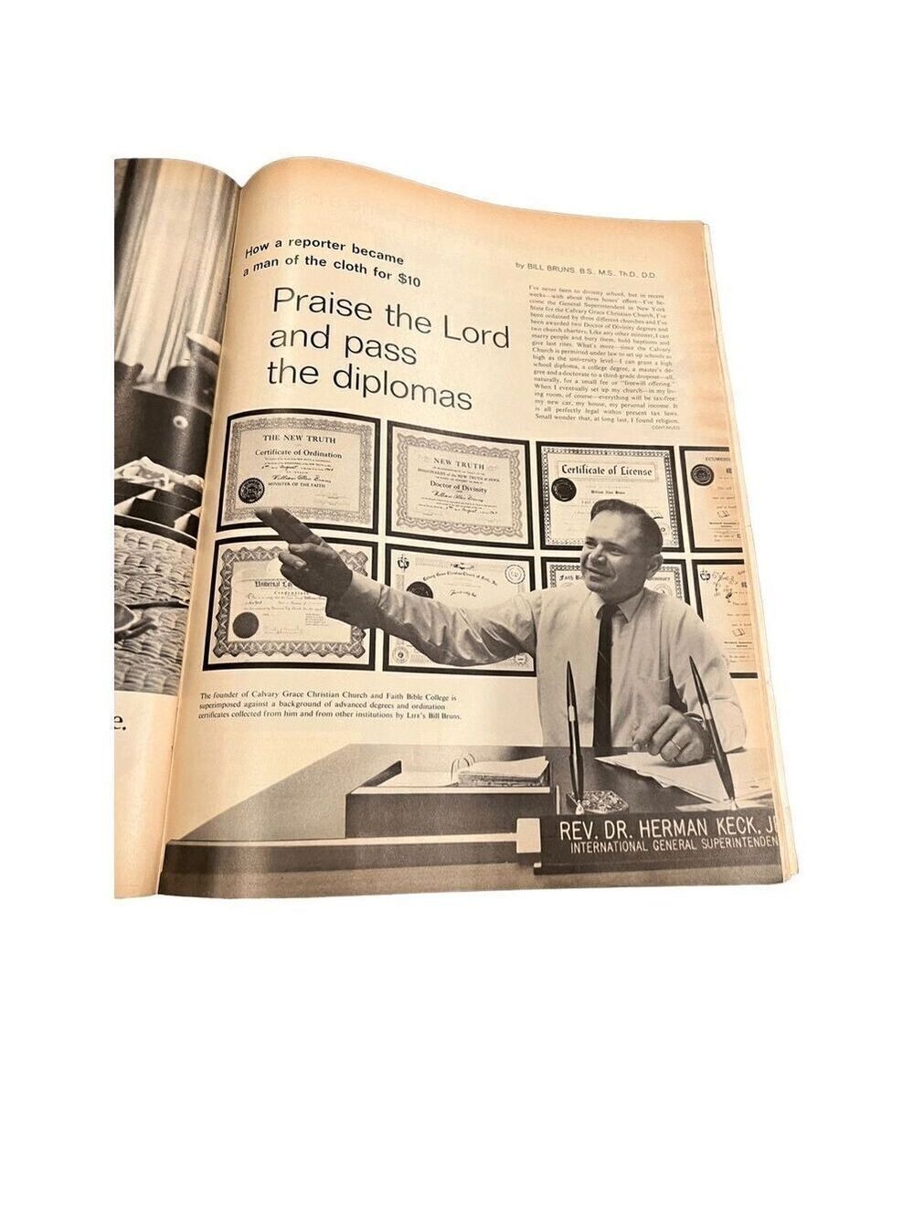 Antique Life magazine Former Green Beret Col.